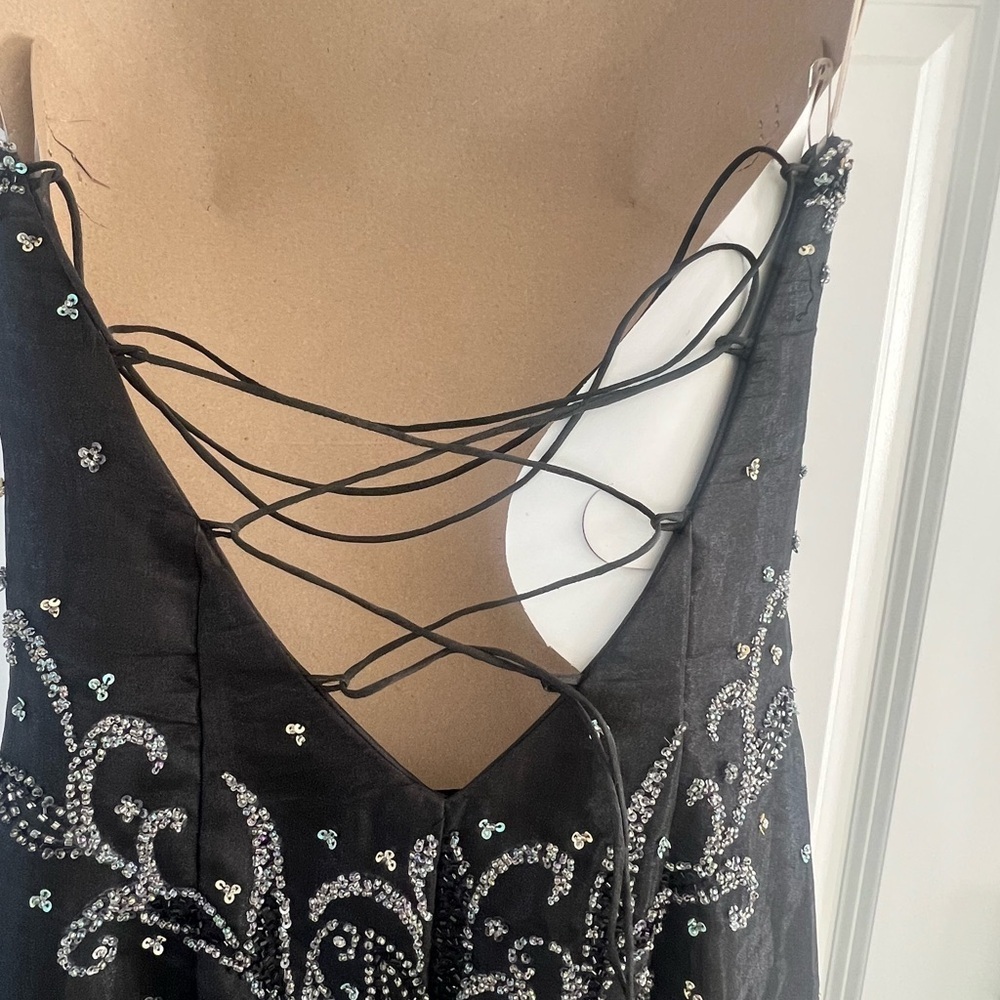 Elegant Black Strapless Prom Dress with Lace up Back - Picture 4 of 7